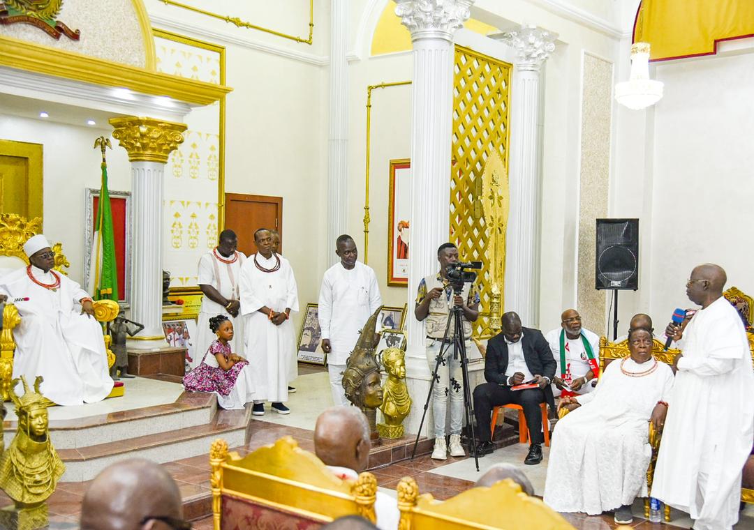 PHOTO: Tinubu Pays Homage To Oba Of Benin - Just News